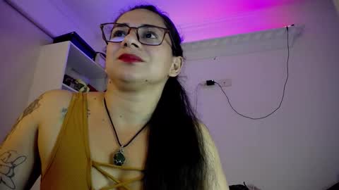 Susan online show from March 5, 10:06 pm