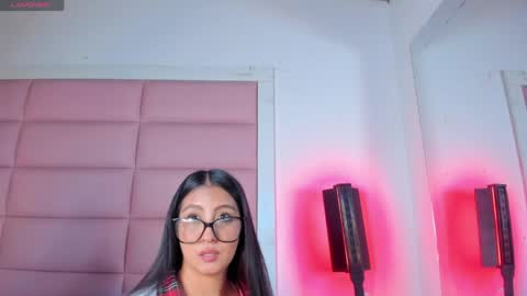 amaranttaylunay online show from April 29, 8:15 pm