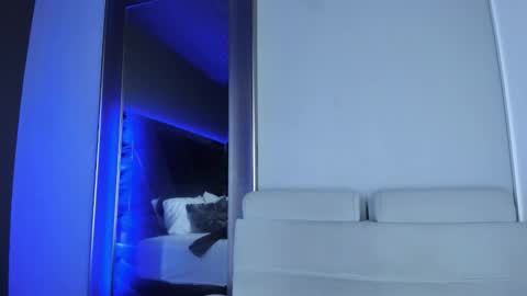 Emily online show from March 7, 10:45 am