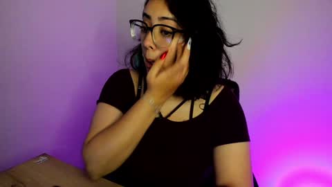 Snapshot of amaryllis_vizcaya chatting on December 16, 12:37 am Katt online show from December 16, 12:37 am