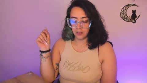 Snapshot of amaryllis_vizcaya chatting on February 11, 10:28 pm Katt online show from February 11, 10:28 pm