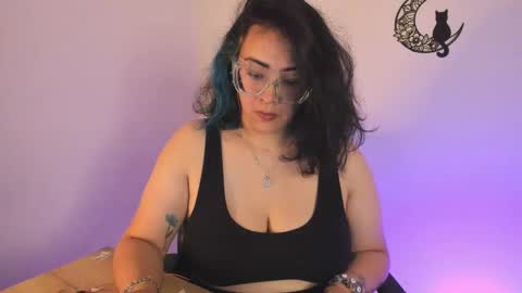 Snapshot of amaryllis_vizcaya chatting on February 21, 11:54 pm Katt online show from February 21, 11:54 pm