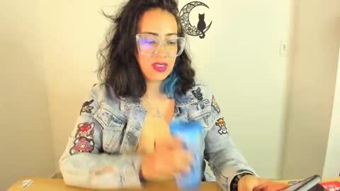 Snapshot of amaryllis_vizcaya chatting on March 8, 2:23 am Katt online show from March 8, 2:23 am