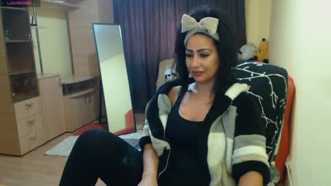 Snapshot of amazinerika chatting on December 18, 7:58 am Amazinerika online show from December 18, 7:58 am