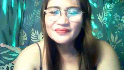 amazing angel online show from December 18, 4:57 pm