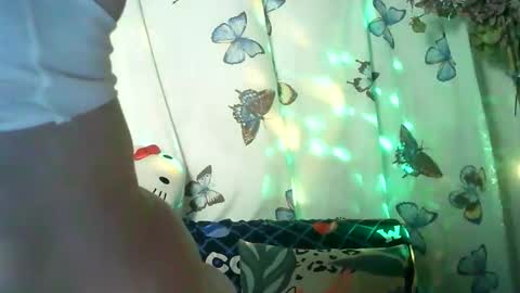 amazing angel online show from April 4, 3:09 pm