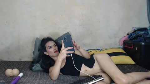 Snapshot of amazongirl_pinay chatting on May 6, 6:24 pm jasmine online show from May 6, 6:24 pm