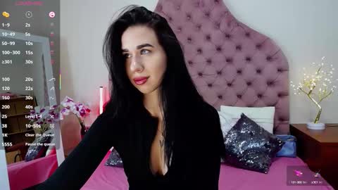 Snapshot of amazongoddess_ chatting on October 1, 12:44 pm Amazon online show from October 1, 12:44 pm