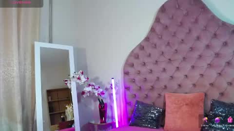 Snapshot of amazongoddess_ chatting on May 7, 11:59 am Amazon online show from May 7, 11:59 am