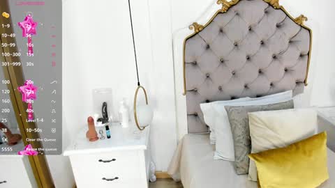 Snapshot of ambar_adamss chatting on January 9, 11:47 am Sara online show from January 9, 11:47 am