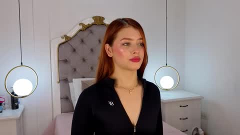 Snapshot of ambar_adamss chatting on September 26, 10:52 am Sara online show from September 26, 10:52 am