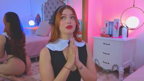 Snapshot of ambar_adamss chatting on October 31, 11:33 am Sara online show from October 31, 11:33 am