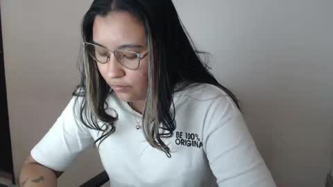 Ambar online show from February 1, 6:08 pm