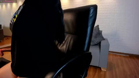 Snapshot of ambarcoxx chatting on February 14, 11:18 am ambarcoxx online show from February 14, 11:18 am