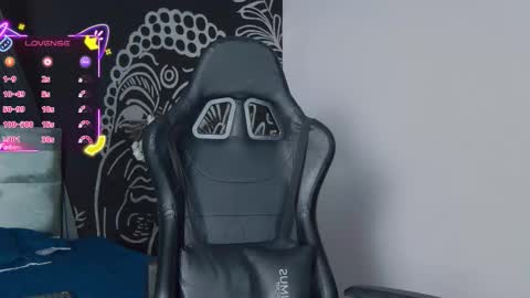 Ambar online show from February 6, 8:01 pm