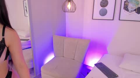 Snapshot of ambarevans_ chatting on September 14, 12:15 pm ambarevans_ online show from September 14, 12:15 pm