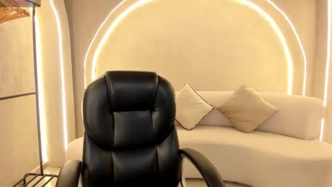 Ambar  online show from November 10, 11:53 am