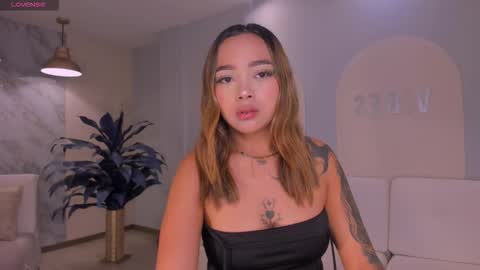 ambarowens online show from January 8, 4:26 am