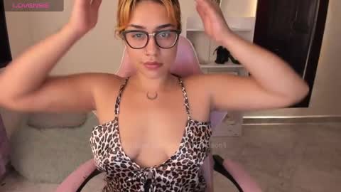 Snapshot of ambarthompson1 chatting on February 10, 4:30 am ambarthompson1 online show from February 10, 4:30 am