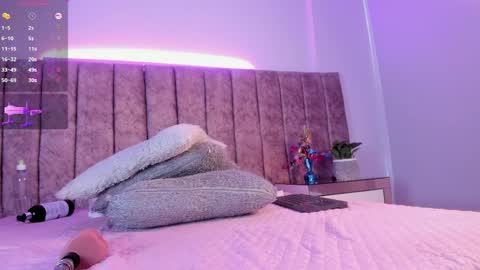  Amber  online show from April 1, 1:41 pm