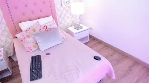 amber  ferrera online show from February 14, 7:43 pm