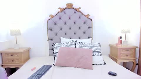 amber  ferrera online show from February 24, 8:18 pm