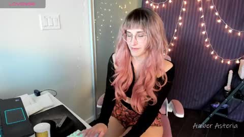 Snapshot of amber_asteria chatting on January 7, 7:28 pm Amber Asteria online show from January 7, 7:28 pm