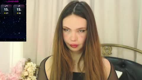 Snapshot of amber_gem chatting on April 23, 10:47 am Amber online show from April 23, 10:47 am