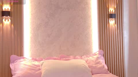 Snapshot of amber_gibsson2 chatting on February 21, 1:12 pm Amber online show from February 21, 1:12 pm