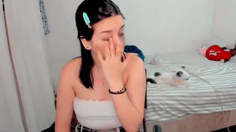 Snapshot of amber_landy1 chatting on December 23, 2:35 am amber online show from December 23, 2:35 am