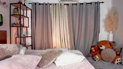 Amber online show from February 5, 9:52 pm