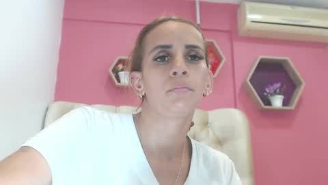 Snapshot of amber_moore chatting on February 15, 1:10 am Amber Moore online show from February 15, 1:10 am