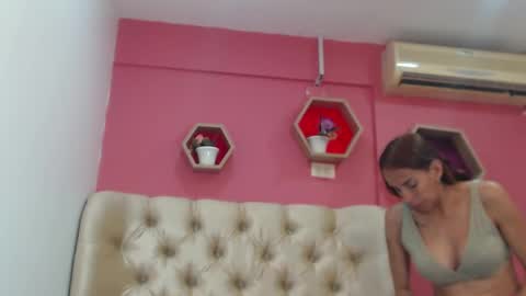 Snapshot of amber_moore chatting on November 20, 5:56 pm Amber Moore online show from November 20, 5:56 pm