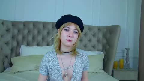 AmberBauman online show from April 18, 5:50 pm