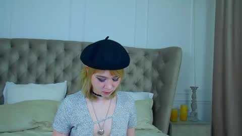 AmberBauman online show from April 18, 7:58 pm