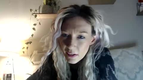 Kaligirll online show from February 2, 5:50 am