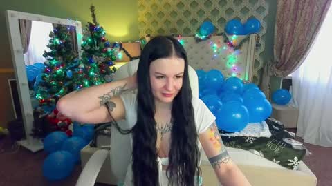 Snapshot of amberdismond chatting on December 17, 7:29 am Anna online show from December 17, 7:29 am