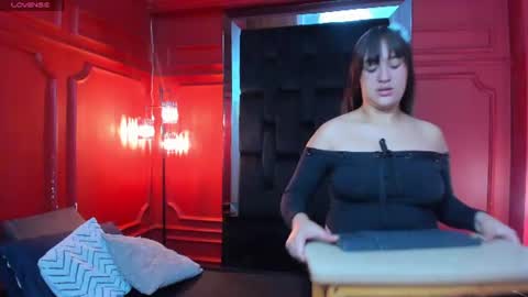 Snapshot of amberhanks chatting on June 15, 12:18 pm Amber Hanks online show from June 15, 12:18 pm