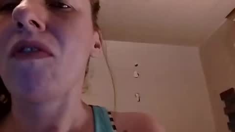 Snapshot of amberjohnson1387 chatting on September 29, 8:35 pm amberjohnson1387 online show from September 29, 8:35 pm