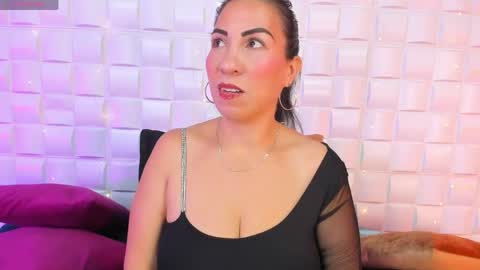 Snapshot of amberjoymilf chatting on May 22, 12:22 pm Amber online show from May 22, 12:22 pm