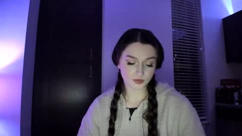 amberkinsley online show from December 7, 6:10 am