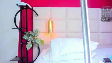 Amber .. online show from February 9, 7:07 pm