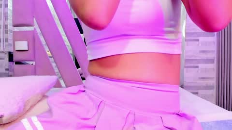 Amber online show from April 8, 7:03 pm