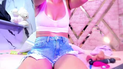 Snapshot of amberr_sweett chatting on May 3, 6:25 pm Amber online show from May 3, 6:25 pm