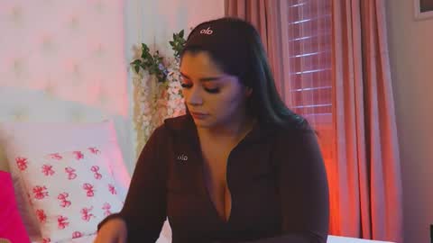 Amberseyes online show from March 25, 5:24 am