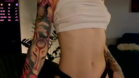 Moon inst 4mbientmoon online show from November 5, 5:02 pm