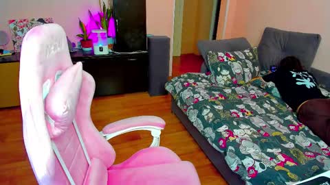 Snapshot of ameli_moon chatting on October 28, 1:36 pm Eileen online show from October 28, 1:36 pm