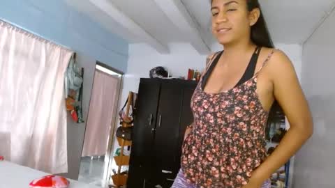 Snapshot of amelia_2023 chatting on December 22, 2:06 pm amelia  online show from December 22, 2:06 pm