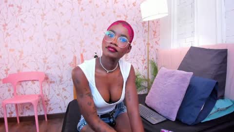 Amelia Adams online show from April 10, 7:29 pm