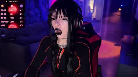 Amelia Aley  online show from November 2, 10:50 am